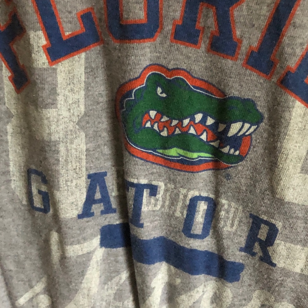 Florida Gators Gray Graphic Tee with Green Gator Logo